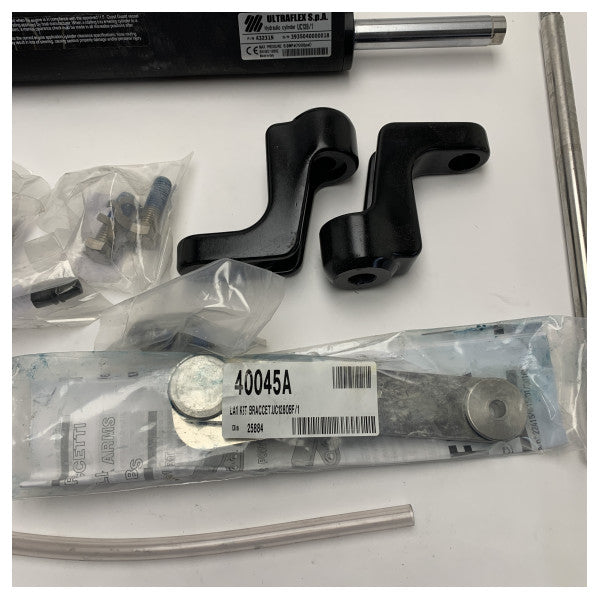 Ultraflex UC128/1 hydraulic outboard steering cilinder for 300HP engine