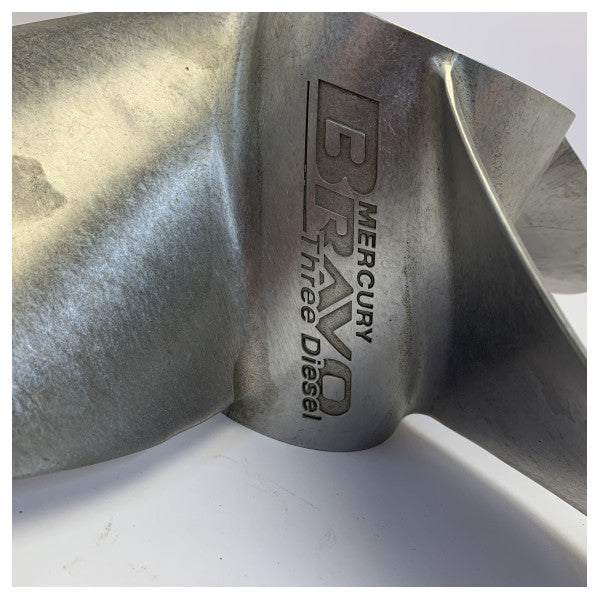 Quicksilver Пропелер 4-лъча 23 x 15 инча Дясно за Bravo 3X 