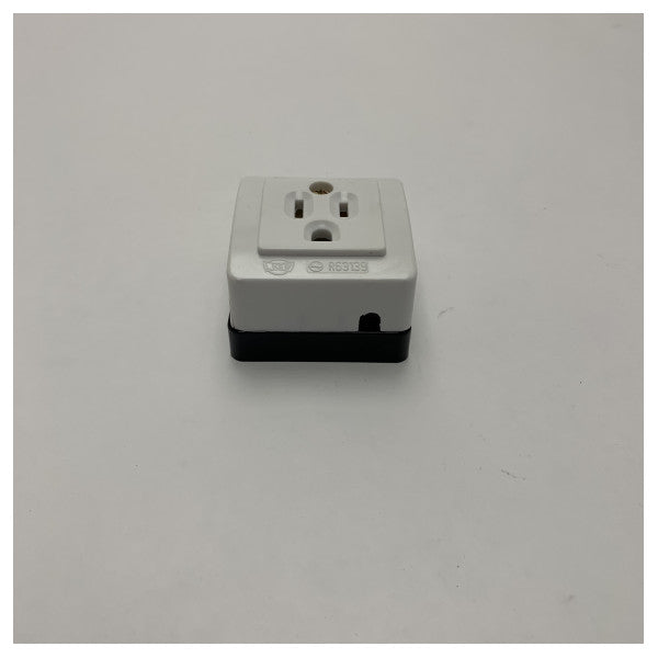 Single Bulkhead Socket LK3011K 125V 15A seinäpistorasia vedenpitävä 