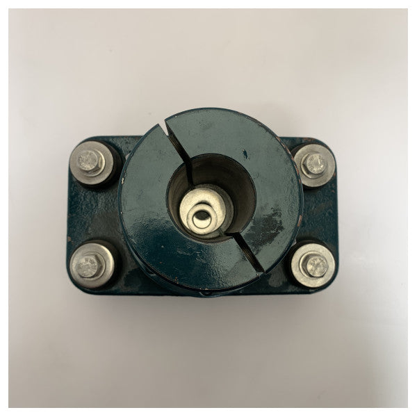 Aqaudrive B20 Trust Roulement avec une pince d'arbre 45 mm CVB21.20