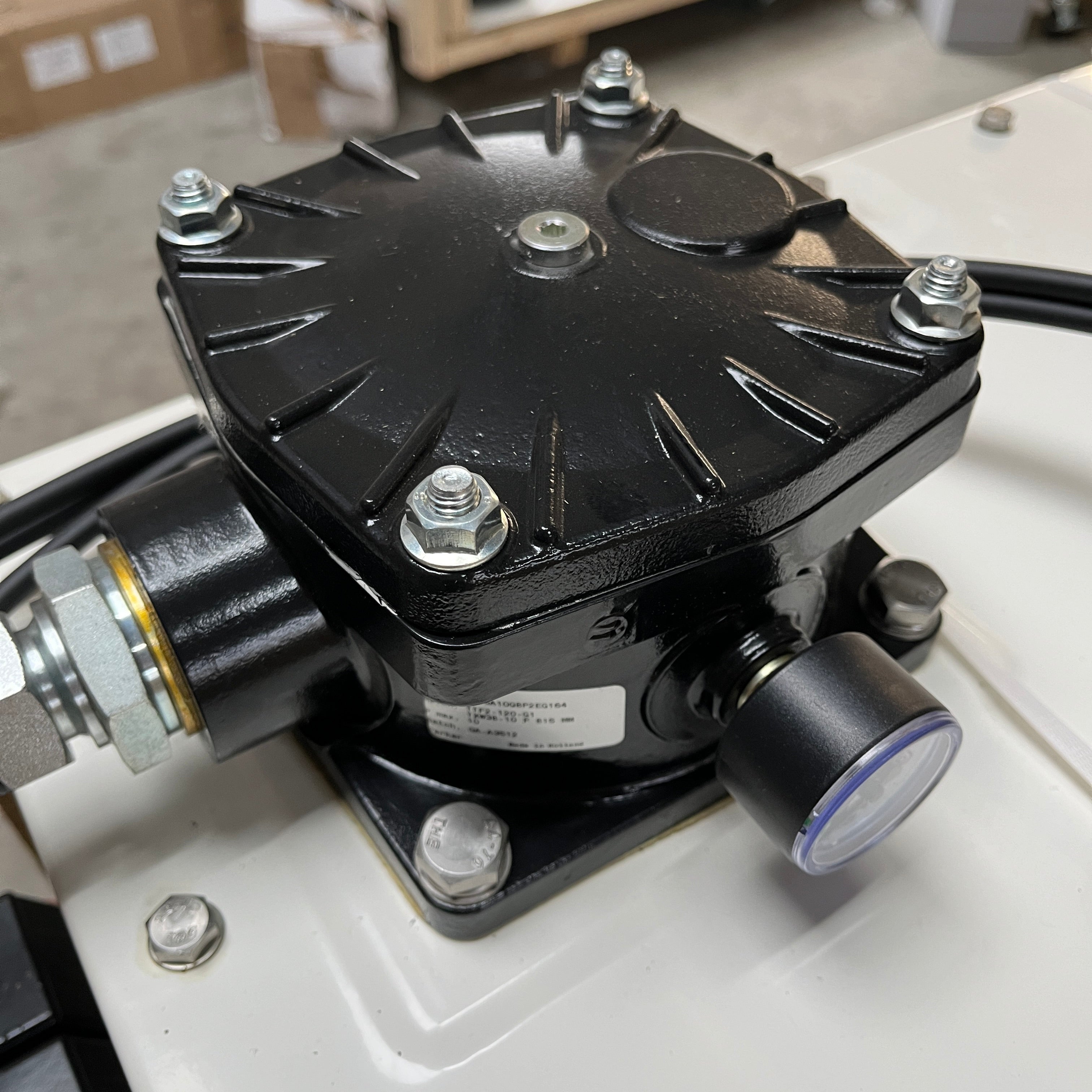 Sleipner TB60 60 L 油圧オイル タンク隔壁 24 v