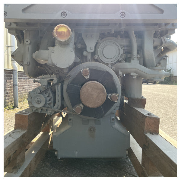 Невикористаний судновий дизельний двигун Deutz BF6M1015MC V6 з коробкою передач ZF311