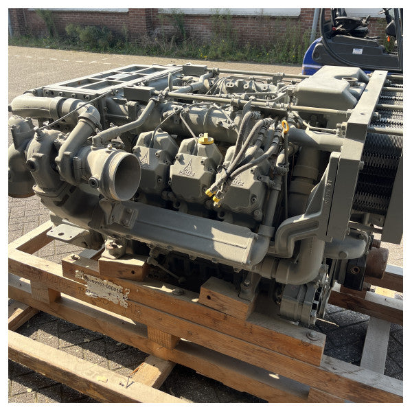 Neiskorišteni Deutz BF6M1015MC V6 morski dizelski motor s ZF311 mjenjačem