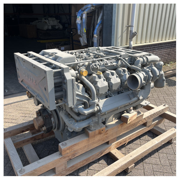 Neiskorišteni Deutz BF6M1015MC V6 morski dizelski motor s ZF311 mjenjačem