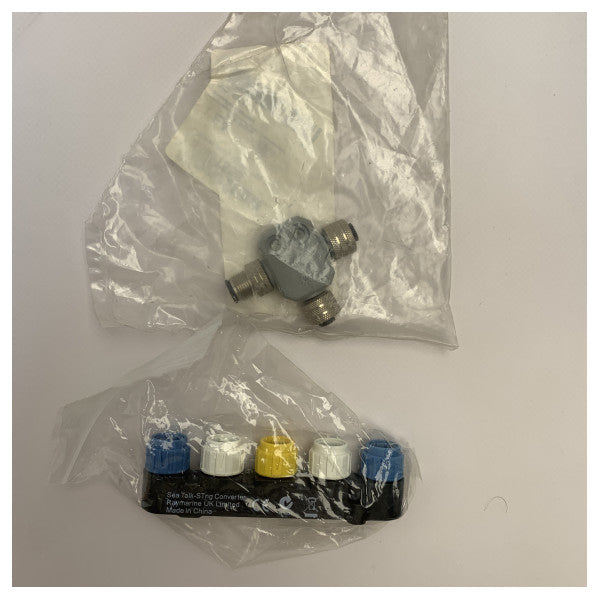 Caixa com vários cabos spur e backbone da Raymarine