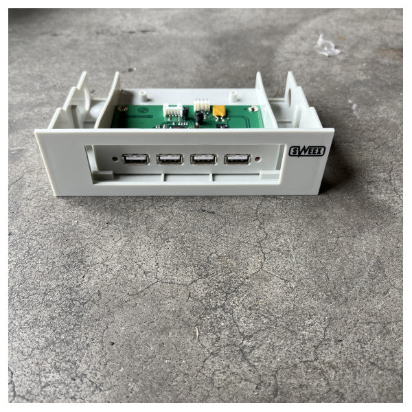 Interner 4-Port-USB-2.0-Hub von Sweex für zuverlässige USB-Erweiterung in Schiffs- und Elektroniksystemen