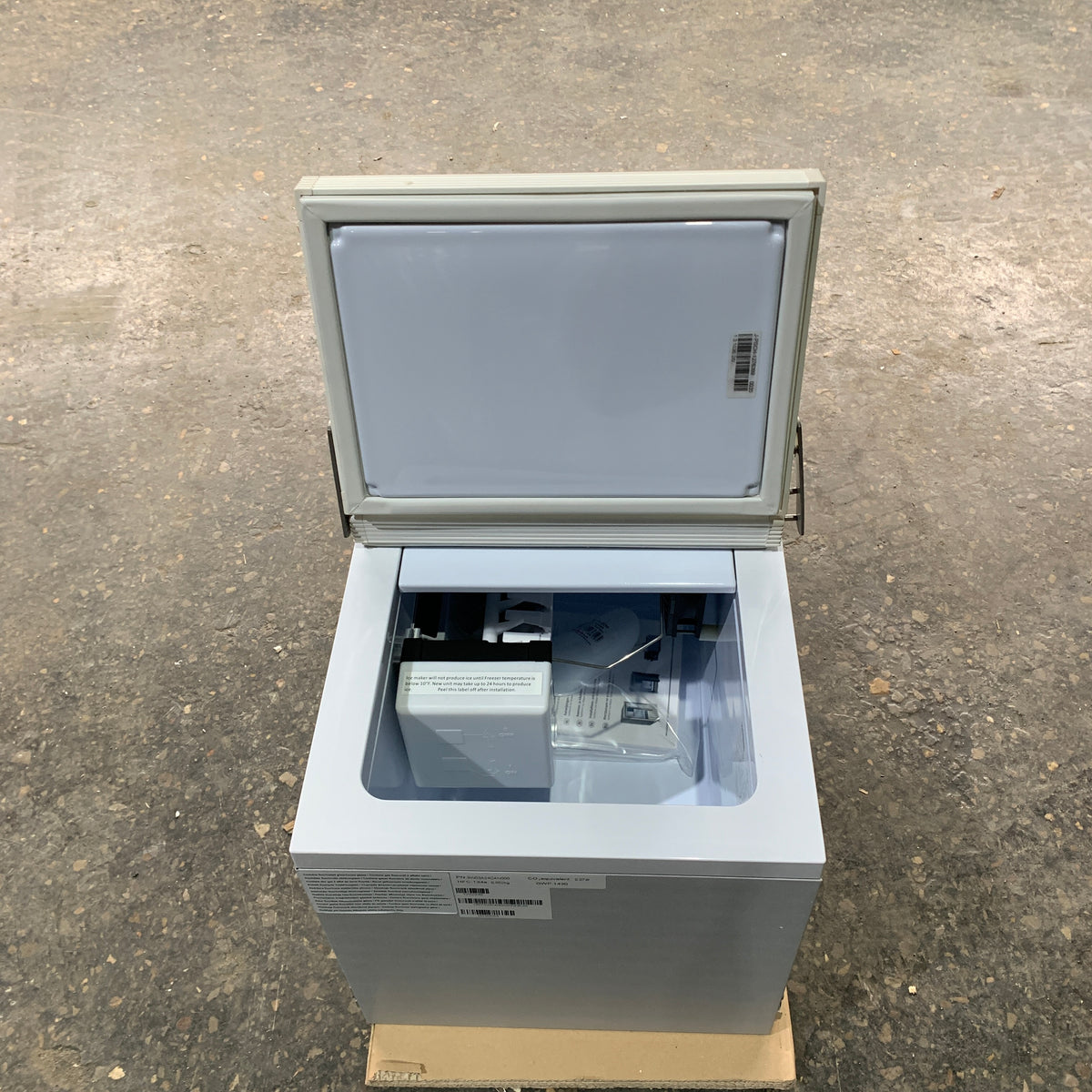Isotherm BI29 White Fabricador de hielo integrado 115 V 60 Hz 4 KG/Día - IMWHITEBI29 