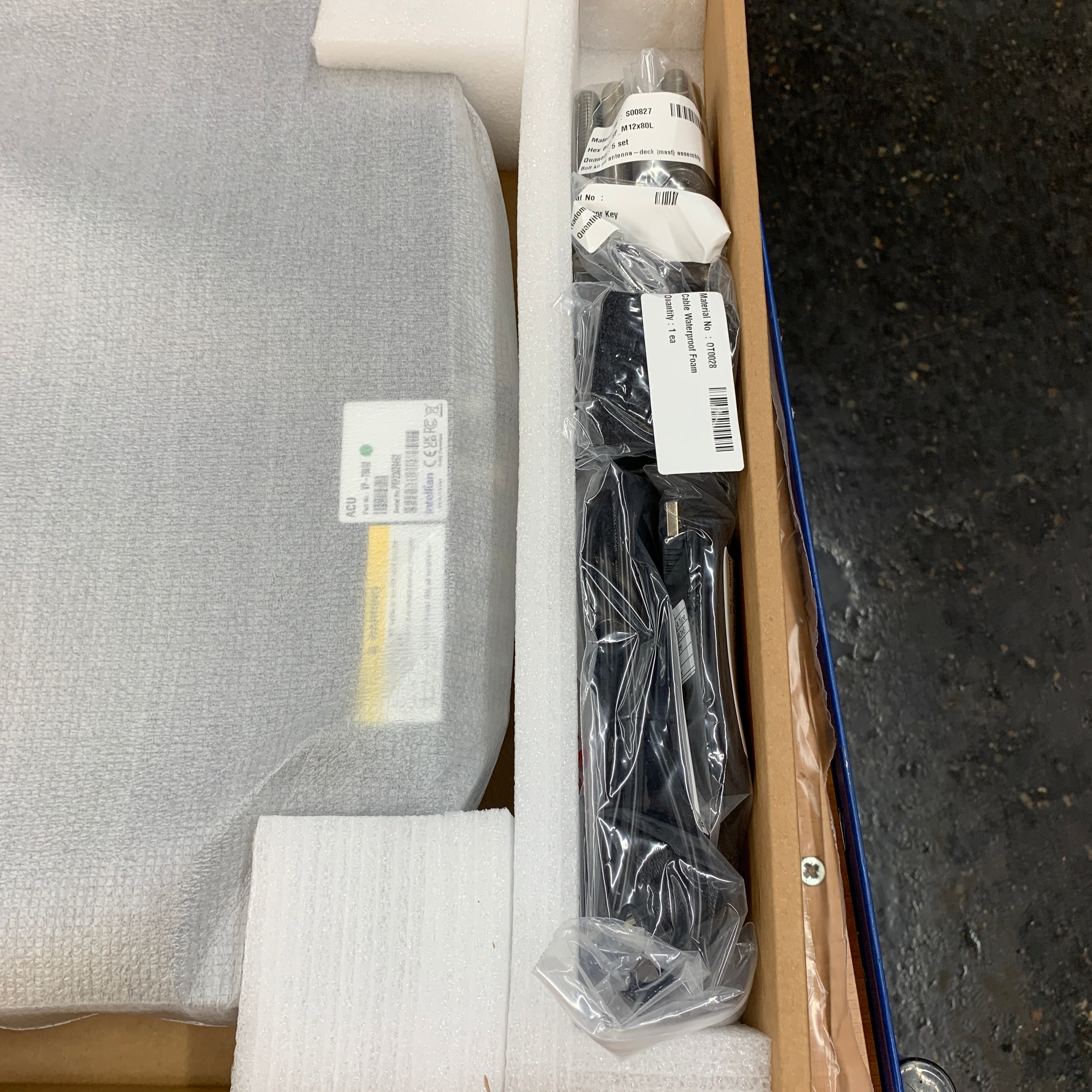 Intellian v85NX Ku-bånd maritimt VSAT-satellitantenne-system - V5-85 